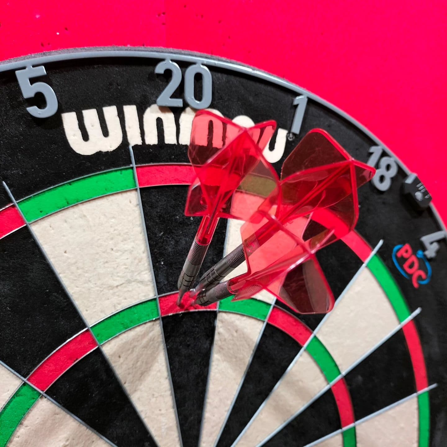 14° centottanta 🎉🎊🎉🎉
🎯🎯🎯🧘🏻‍♂️🧘🏻‍♂️🧘🏻‍♂️ma poi perdere subito con simone.coccia
24/07/2024
Target Aspinall gen2, 95% tungsten 26g
#darts #dartshopper