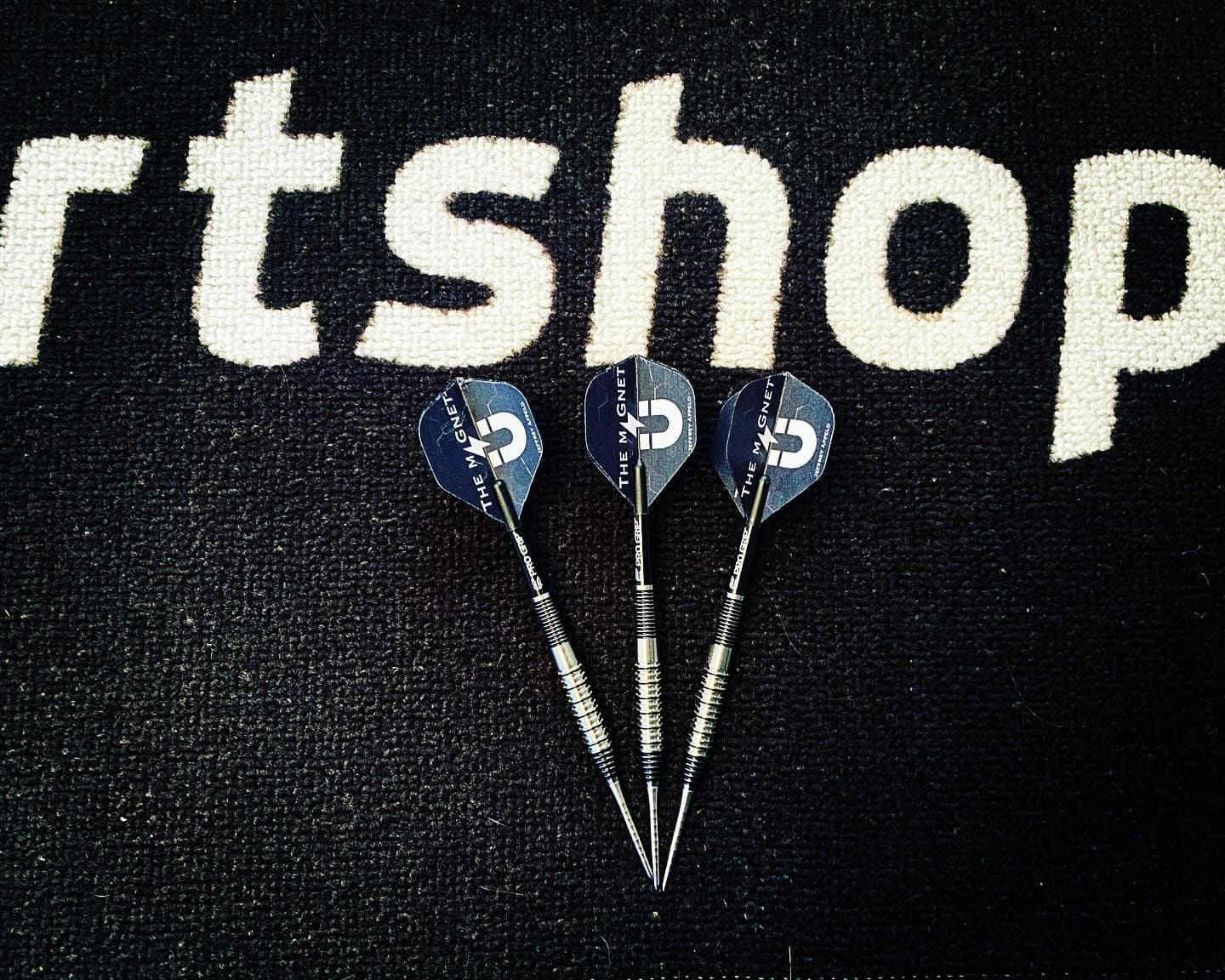PHIL TAYLOR POWER 8ZERO 2 ( 22 Gramm )
MISSION SNIPER POINTS - RIPPLE SILVER ( 28mm )
TARGET PRO GRIP 34 MM
Flights selbst gestaltet über Dartshopper 

#dartshopper
dartshopper